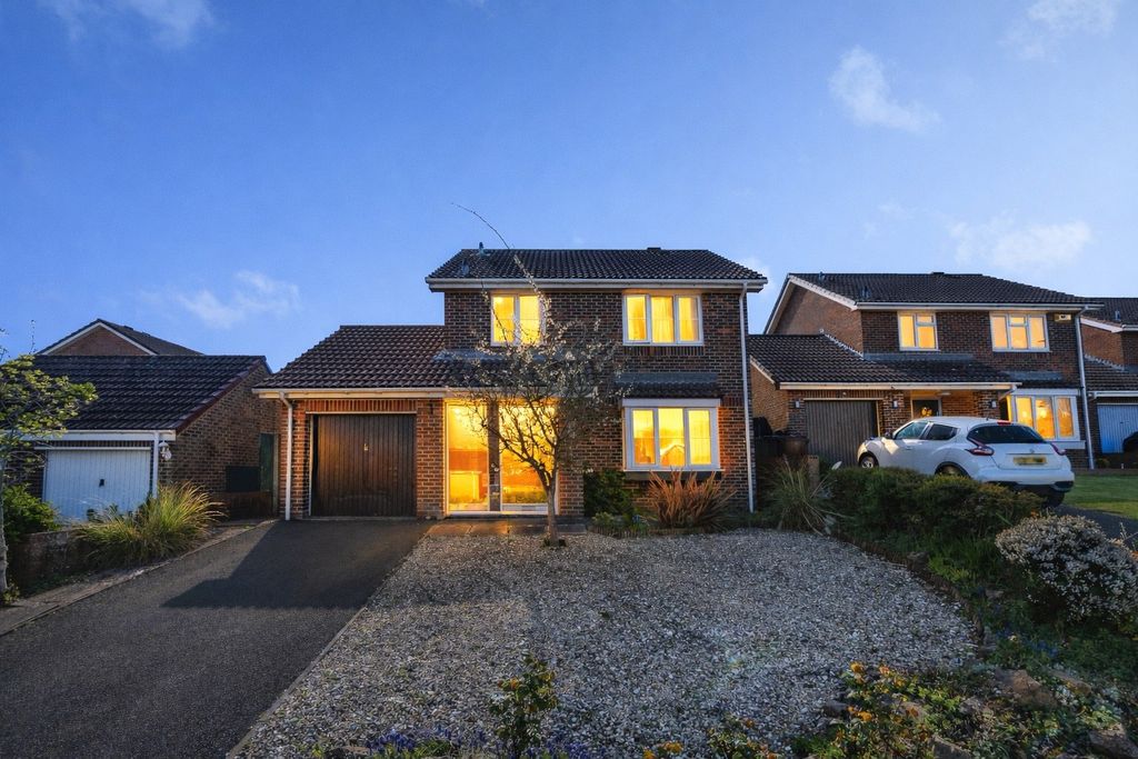 Property photo 2 of 20