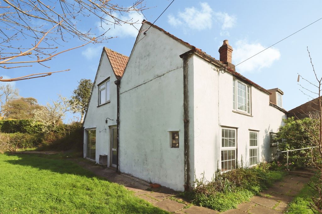 Property photo 2 of 20