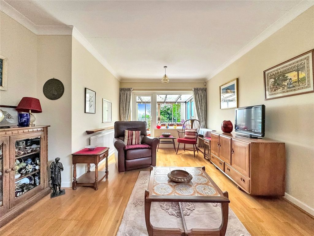 Property photo 2 of 21 Lounge