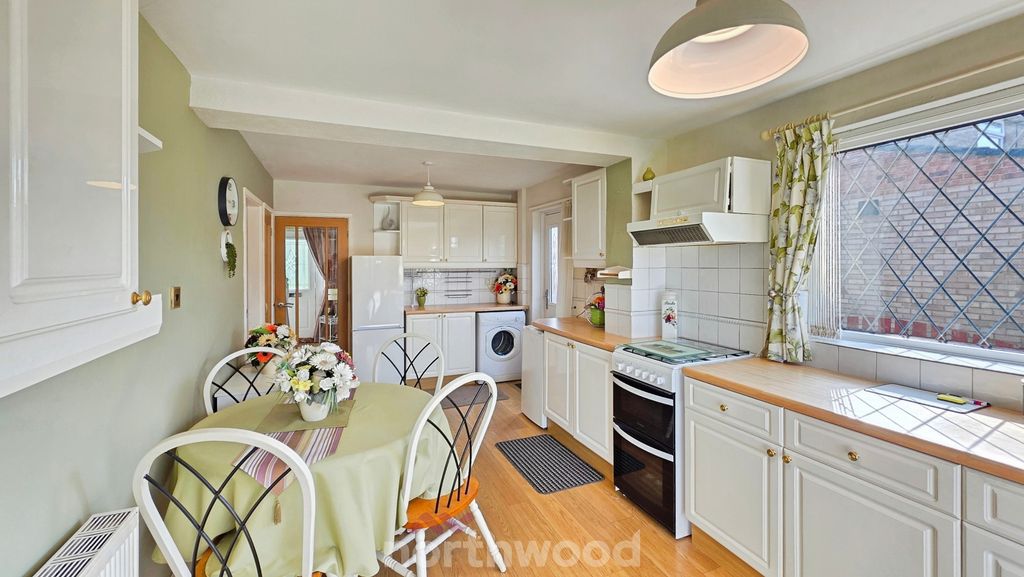 Property photo 2 of 29