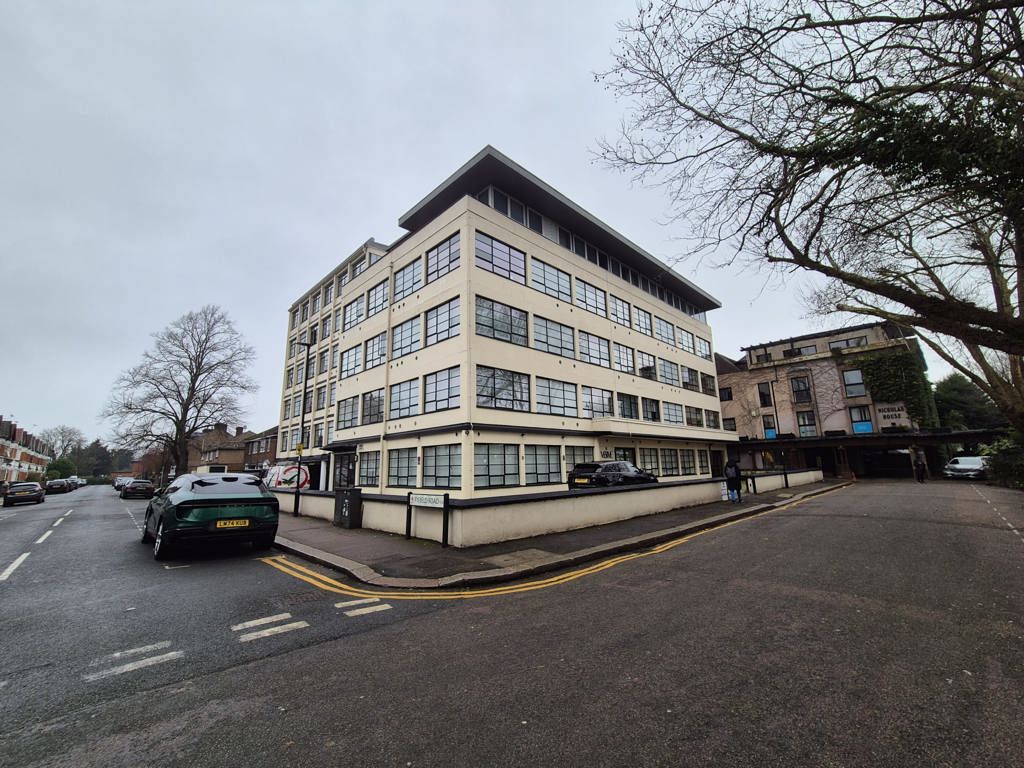 Property photo 1 of 15 Photo 3