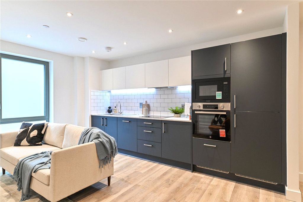 Property photo 3 of 14 Open Plan