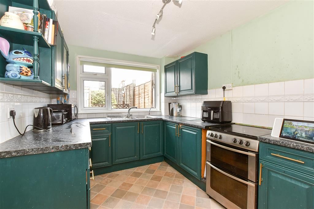 Property photo 3 of 8 Kitchen/ Dining Room