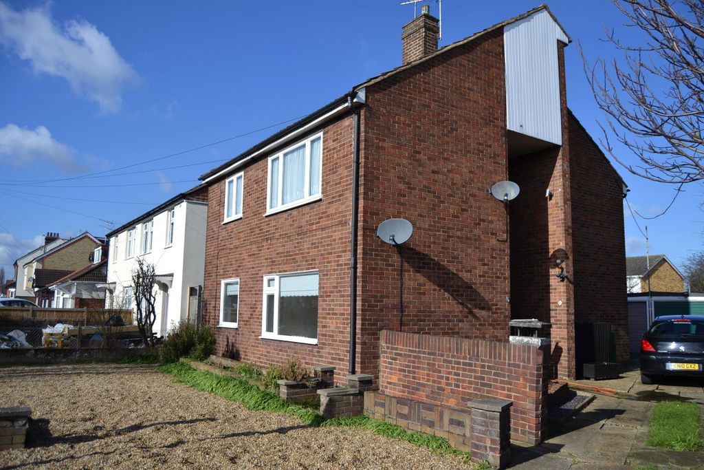 Property photo 1 of 7 External