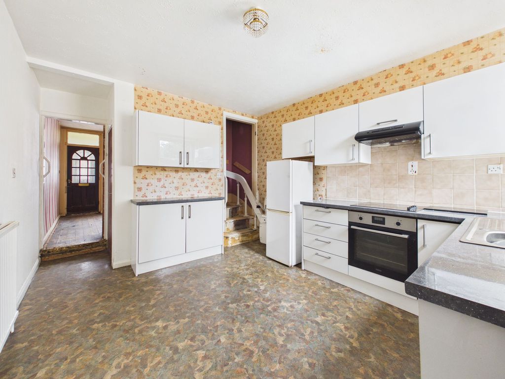 Property photo 3 of 13 Kitchen
