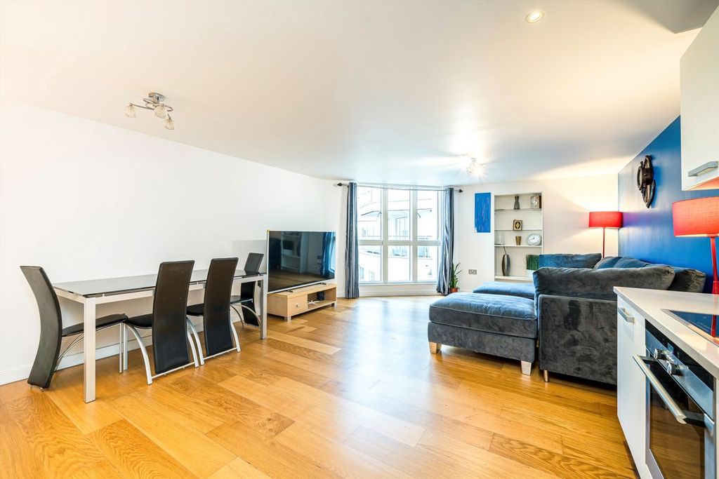 Property photo 3 of 9