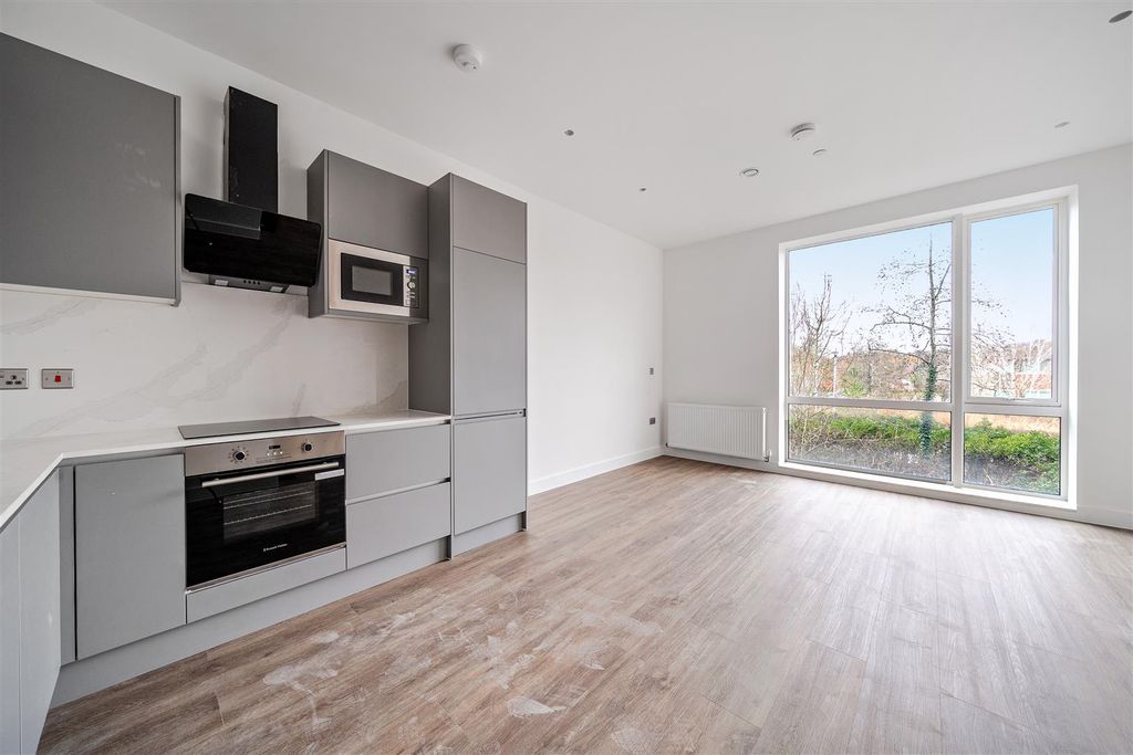 Property photo 3 of 31 1396527-22-6964cc0018201.Jpg