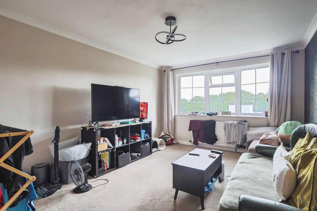 Property photo 3 of 17 Photo