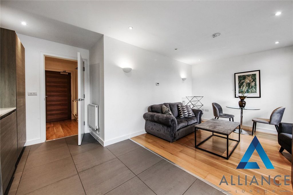 Property photo 3 of 15 Picture No. 18