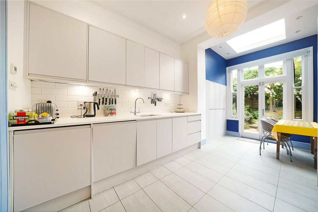 Property photo 2 of 15 Picture No. 06