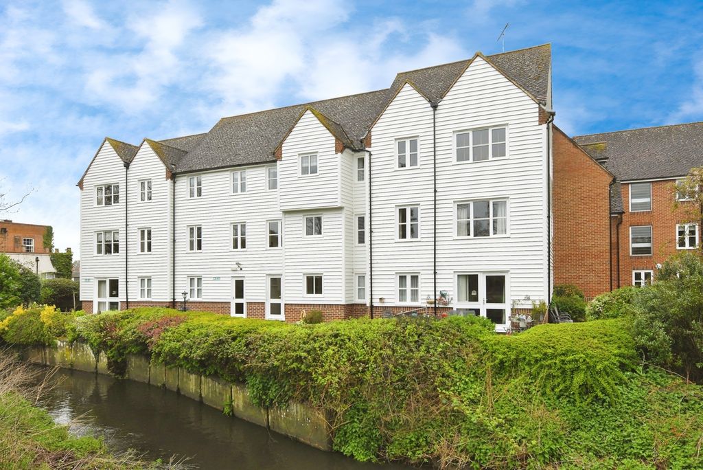 Property photo 1 of 11 Photo