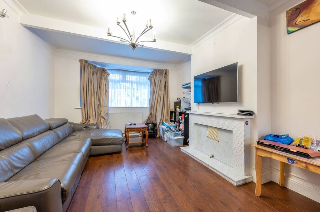 Property photo 3 of 17
