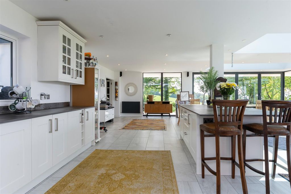 Property photo 3 of 12 Kitchen / Open Plan