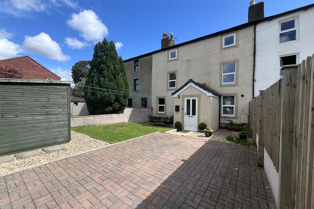 Property photo 1 of 11 Outside