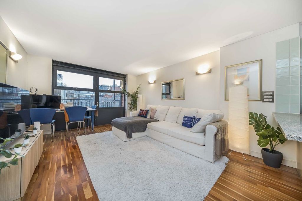 Property photo 2 of 6