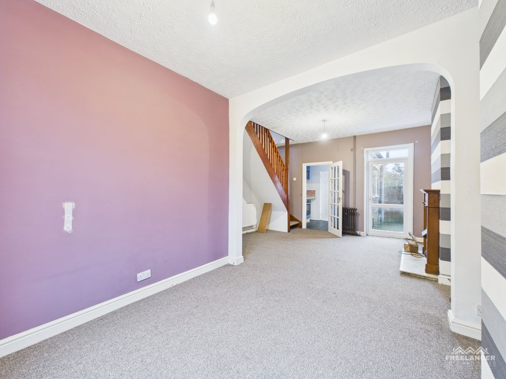 Property photo 2 of 11 Living Room