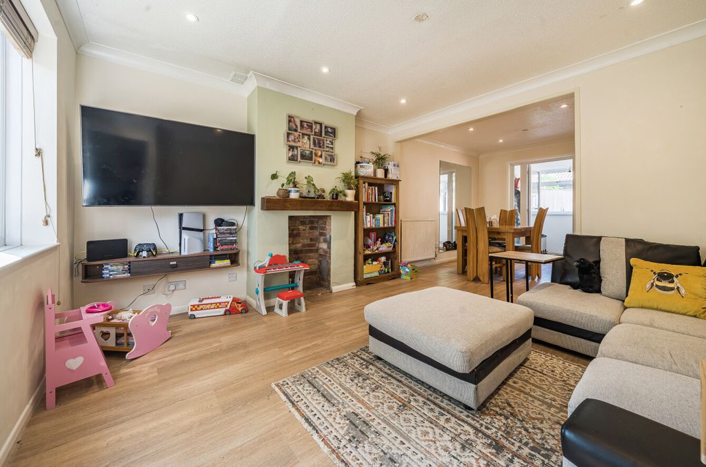 Property photo 2 of 22 1318066-19-6866Ca...