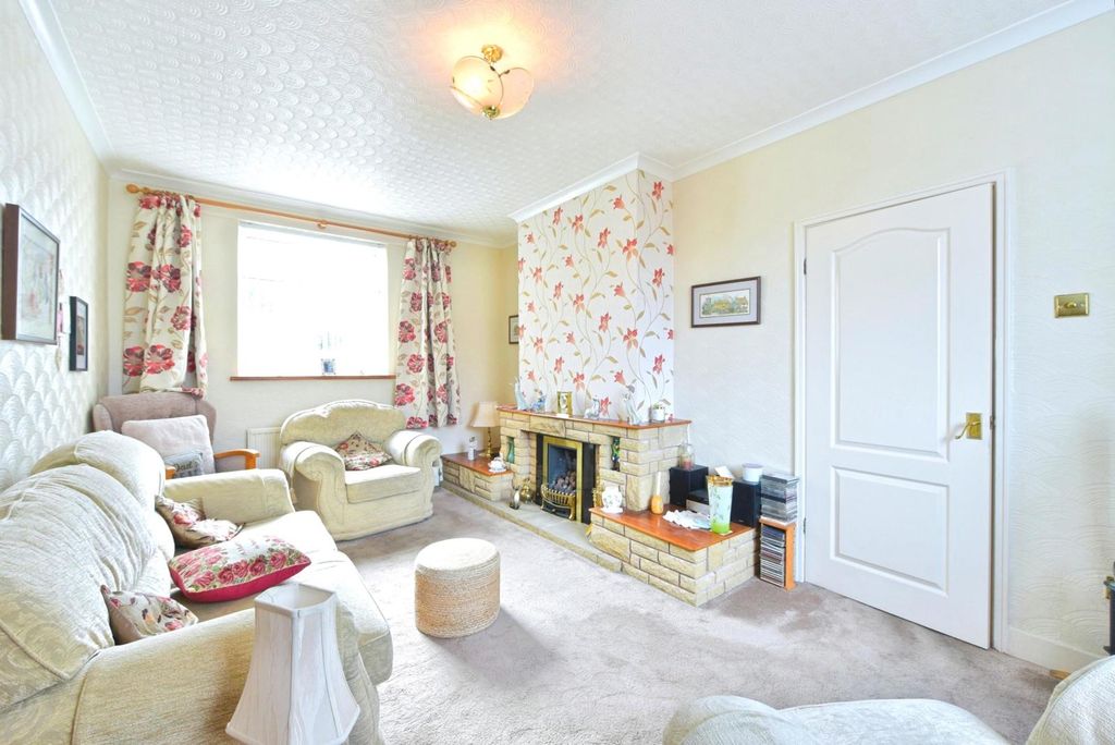 Property photo 2 of 11 Pbox-Img.Jpg