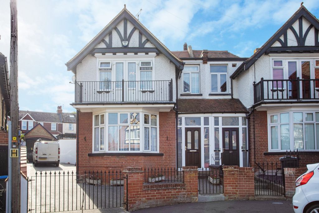 Property photo 1 of 18 Picture 1