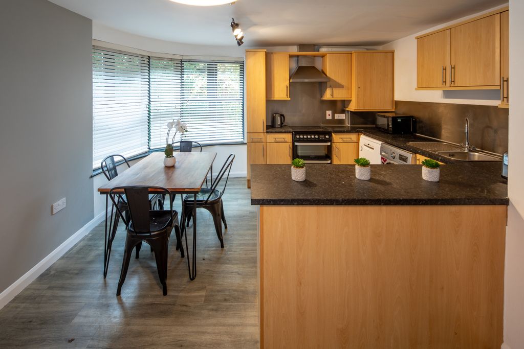 Property photo 2 of 12 Hope Court Flat 1 Kitchen 1