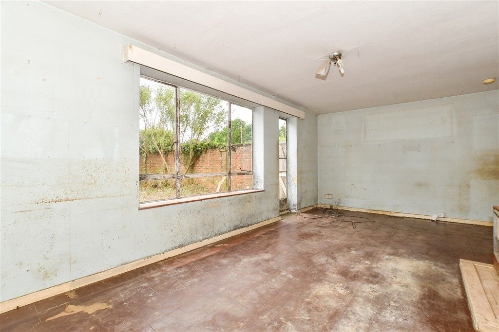 Property photo 1 of 17 Lounge/Dining Room