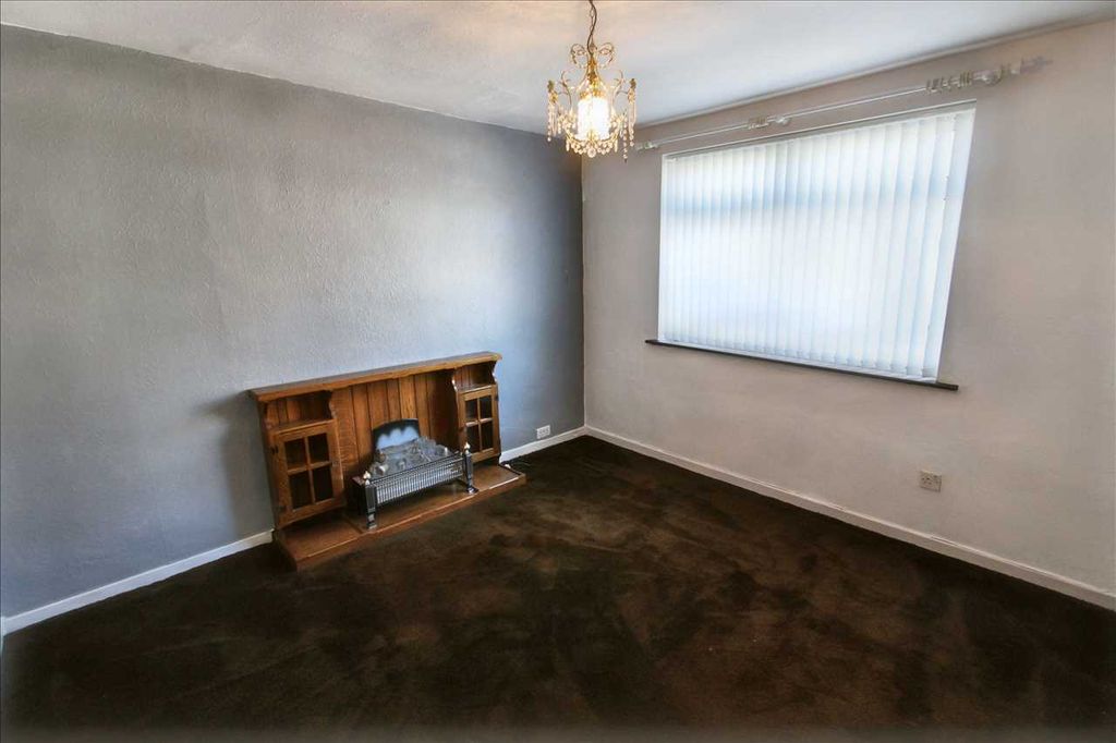 Property photo 3 of 14 Lounge
