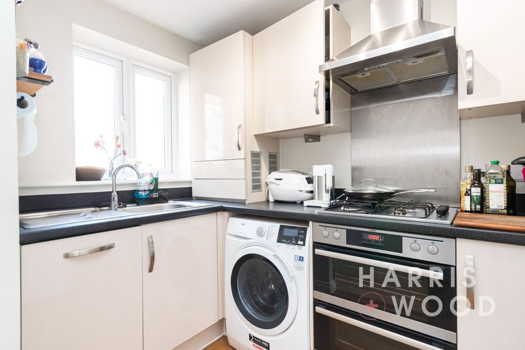 Property photo 2 of 16 4540613