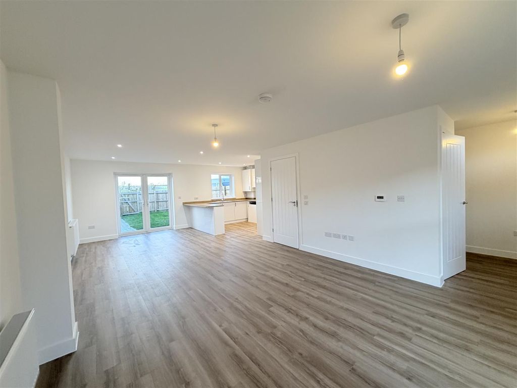 Property photo 3 of 9 Img_0039.Jpeg