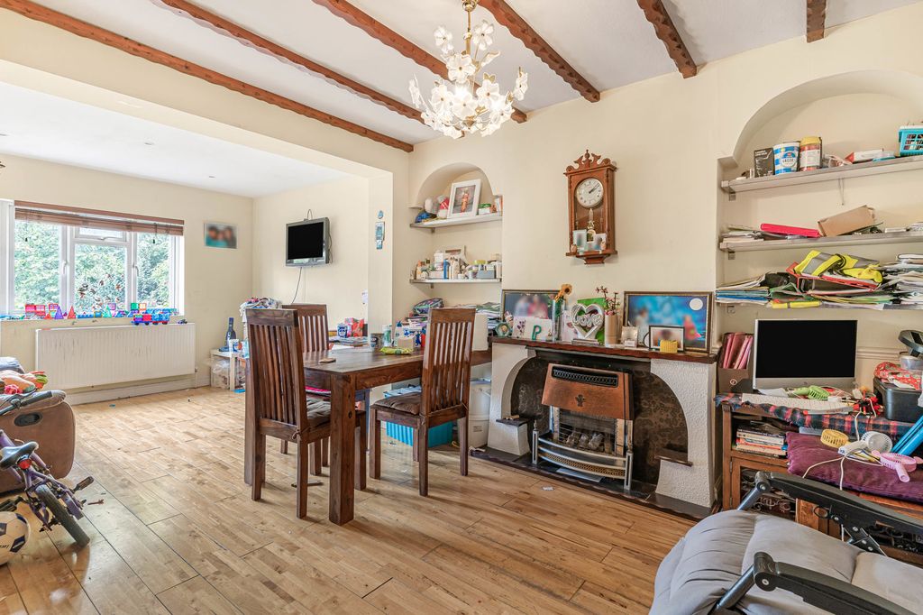 Property photo 3 of 18 Dining Room