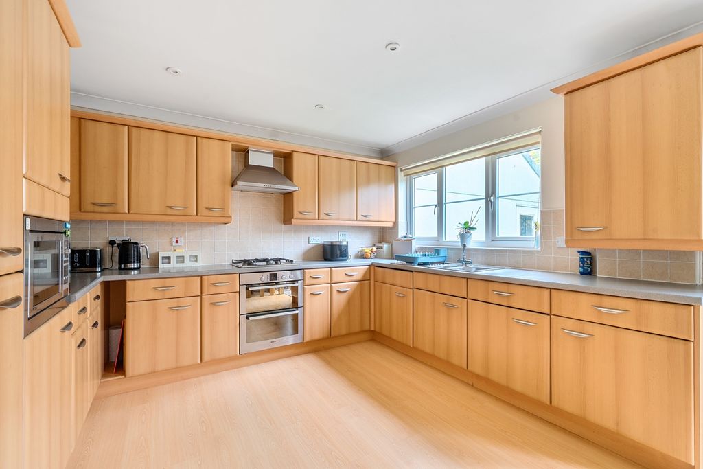 Property photo 2 of 15 1380458-7-691720Fb23A1B