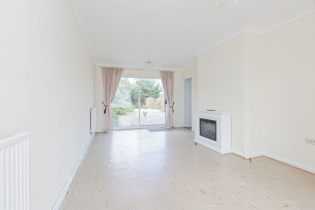 Property photo 3 of 17