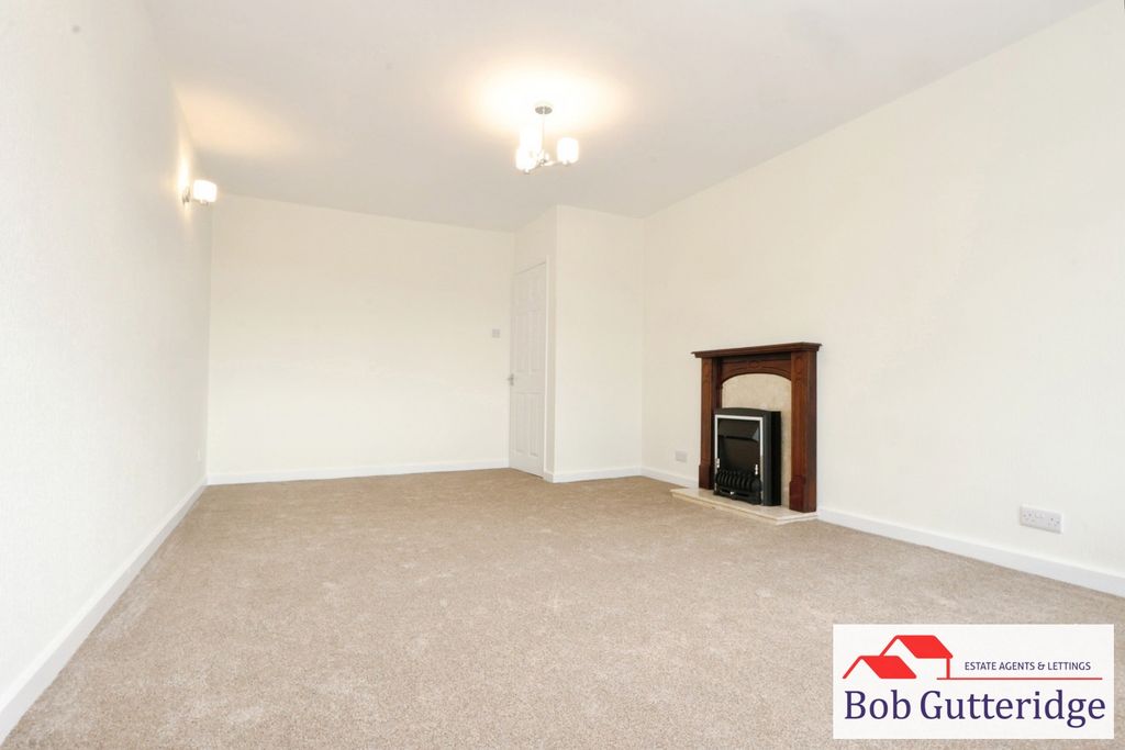 Property photo 3 of 18 Lounge