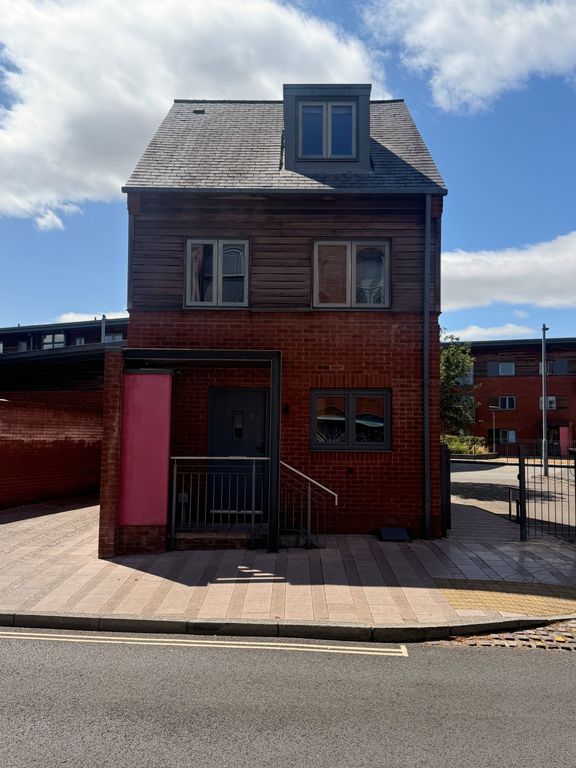 Property photo 1 of 12