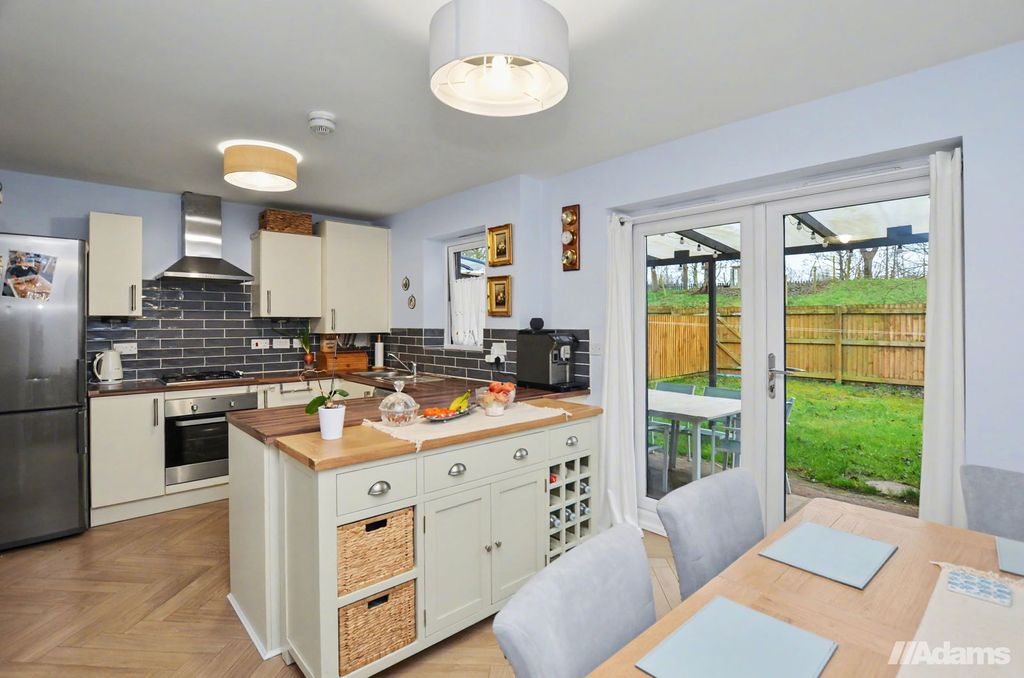 Property photo 3 of 23