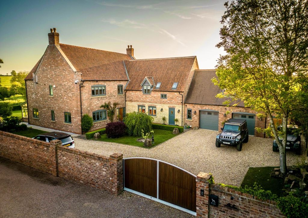 Property photo 2 of 40 Photo 2