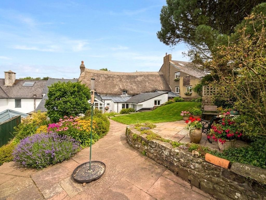 Property photo 2 of 22 Garden