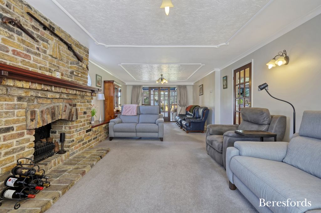 Property photo 2 of 28 Picture No. 35
