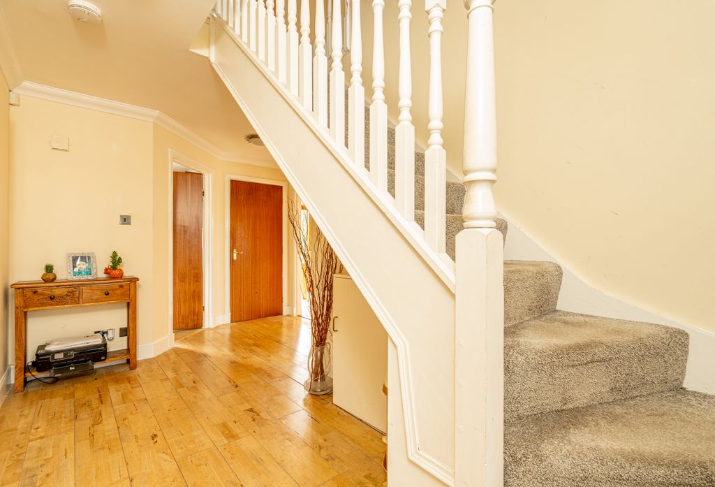 Property photo 3 of 32