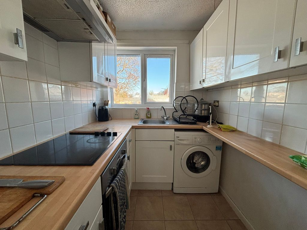 Property photo 2 of 8 Kitchen