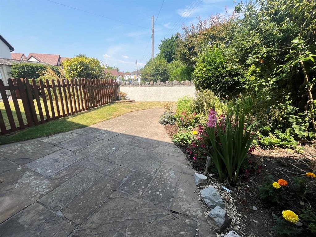 Property photo 2 of 13