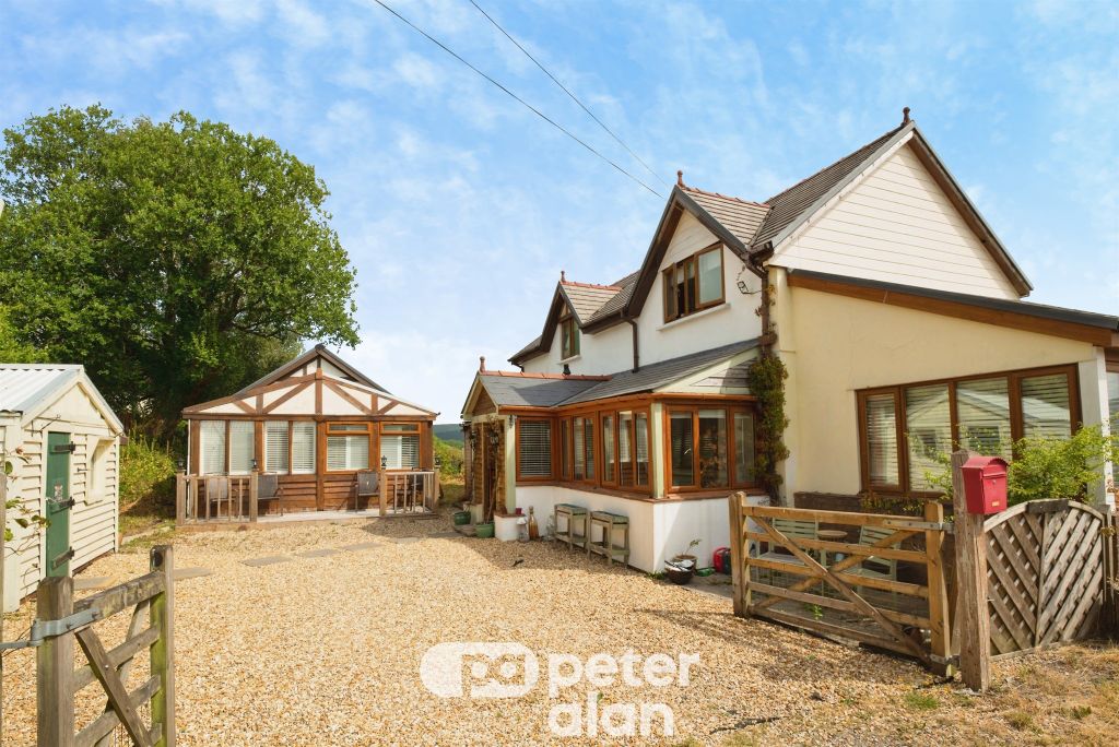 Property photo 2 of 28