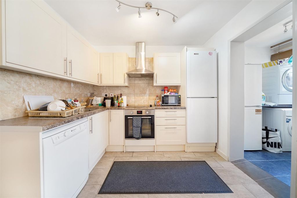 Property photo 2 of 16 Flat 12, Rothay - Qzybuzjg2Vlx5Qco3Ple.Jpg