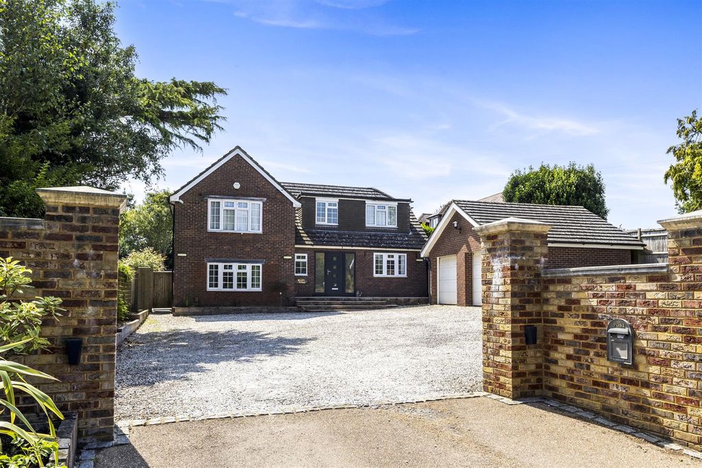 Property photo 1 of 33 Bramble Cottage, Mill Lane-032.Jpg