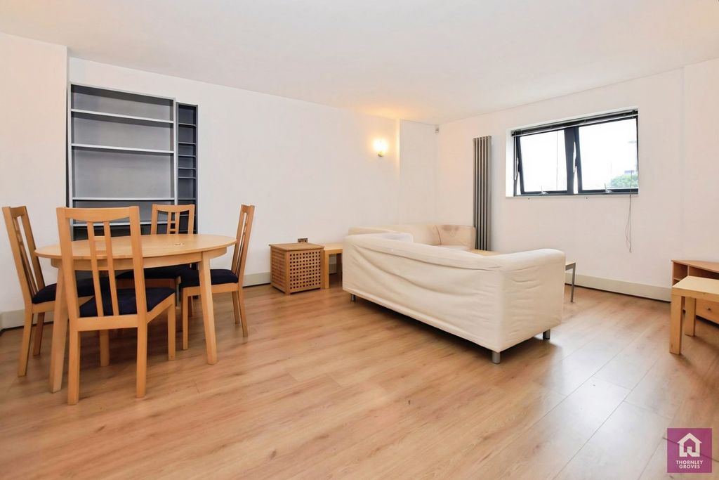 Property photo 1 of 16 Pbox-Img.Jpg