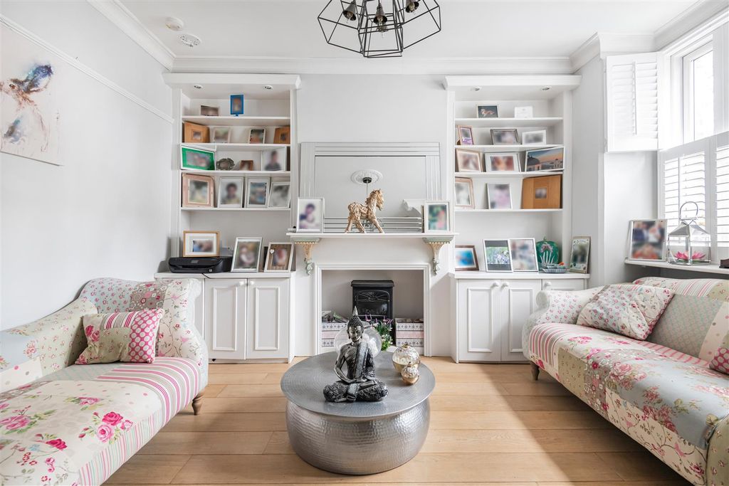 Property photo 2 of 28