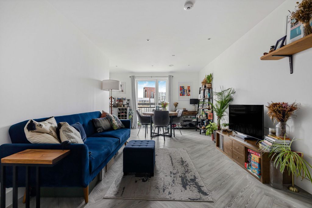 Property photo 2 of 22