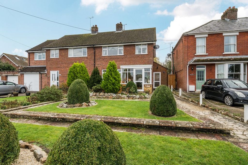 Property photo 1 of 13 138667716932E87B2ce38