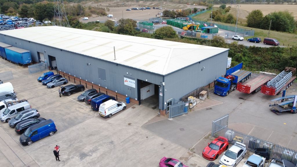 Property photo 3 of 7 Photo 7