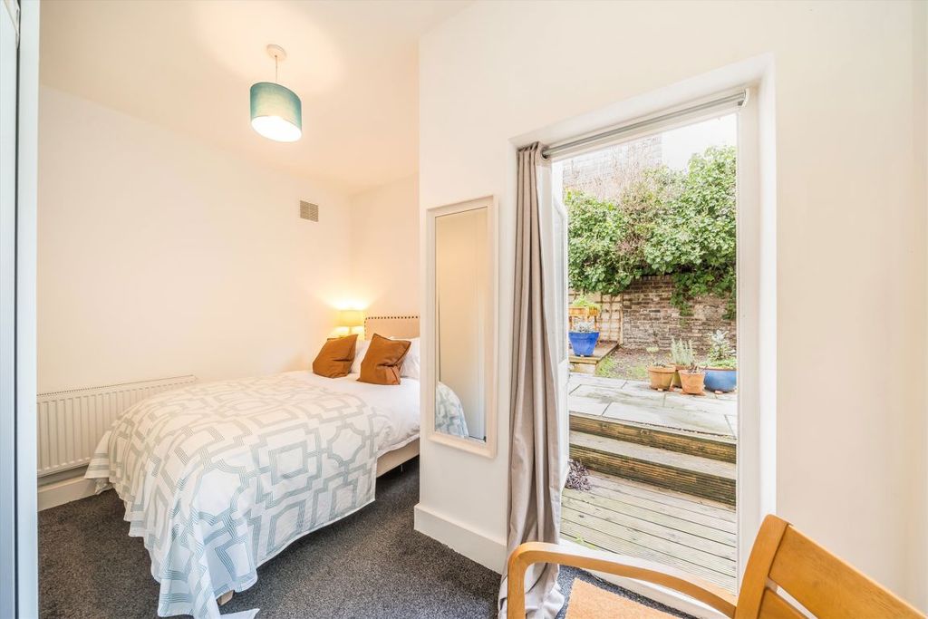 Property photo 3 of 9