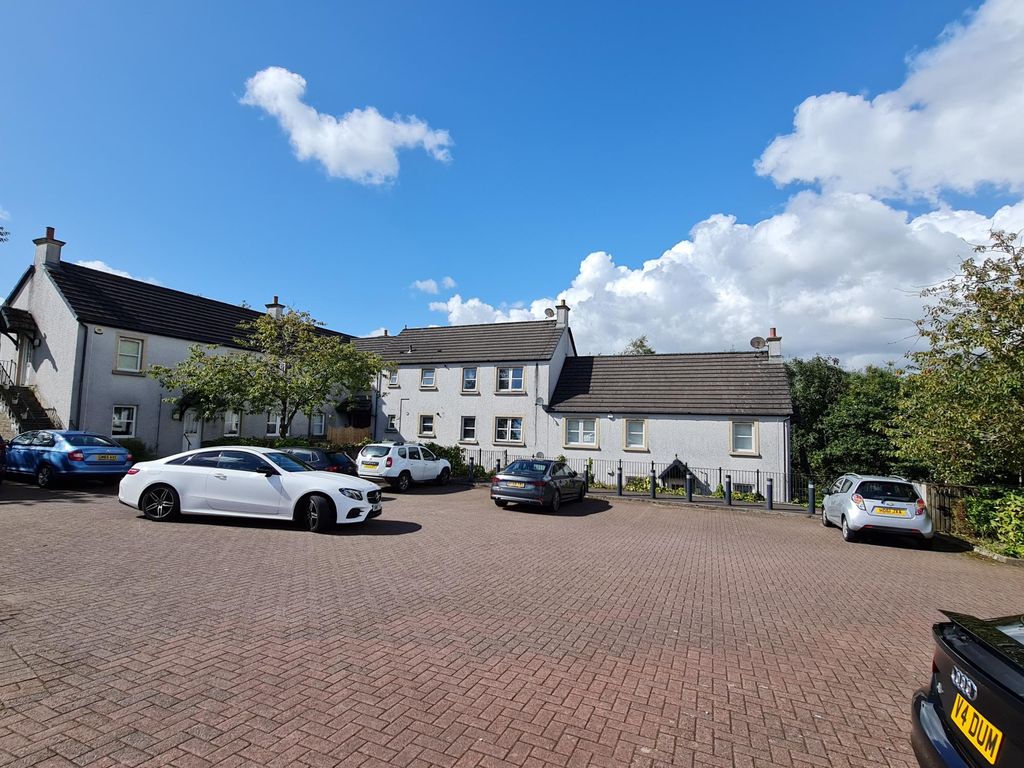 Property photo 1 of 12 External